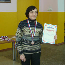 Бронзовый призер в личном зачете, ветеран лыжного спорта Дальрыбвтуза Тамара Евгеньевна БУТОРИНА