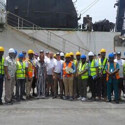 Ученые из России и Сьерра-Леоне на борту «Атлантниро». Фото пресс-службы филиала