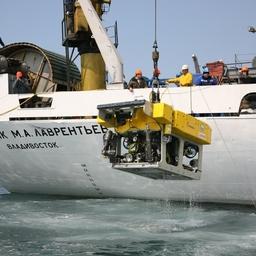 Экспедиция на НИС «Академик Лаврентьев» будет использовать телеуправляемый подводный аппарат Comanche. Фото пресс-службы Минобрнауки