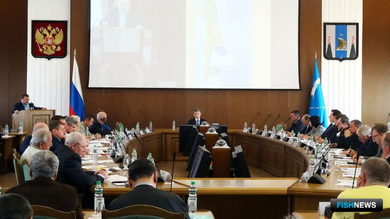 Глава Сахалинской области Олег Кожемяко провел заседание регионального рыбохозяйственного совета. Фото Юрия Яременко.