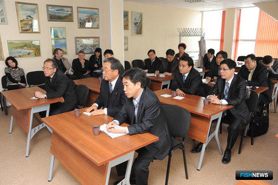 Владивостокский морской рыбопромышленный колледж посетила делегация бизнесменов из Южной Кореи.