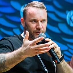 Шеф и совладелец Restaurant by DFF Антон КОВАЛЬКОВ на встрече Рыбного клуба в Москве