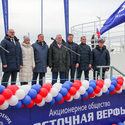 Церемония поднятия флага на новом краболовном судне прошла на Восточной верфи. Фото пресс-службы ОСК