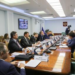 Концепция резонансного законопроекта о втором этапе инвестквот и аукционов 16 сентября вновь обсуждалась в стенах Совета Федерации. Фото пресс-службы СФ