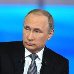 Президент Владимир ПУТИН во время «Прямой линии». Фото пресс-службы Кремля