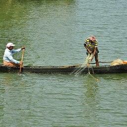 Индийские рыбаки-кустари. Фото Abhilash raman («Википедия»). Файл доступен по лицензии Creative Commons Attribution-Share Alike 4.0 International