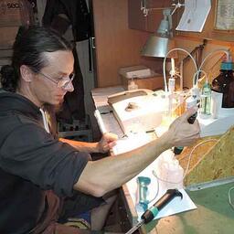  Работа с образцами. Фото пресс-службы ВНИРО