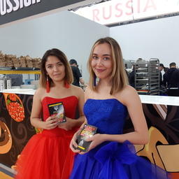Русские красавицы приглашают на Crab Battle от холдинга «Антей»