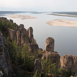 Река Лена в границах Хангаласского района. Фото SilentSpider («Википедия»)