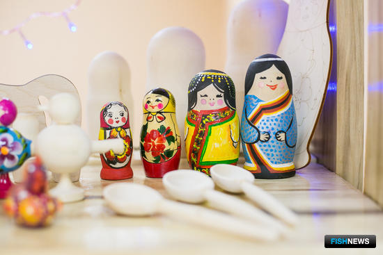 В мастерской ребята смогут получить практические знания по изготовлению игрушек из керамики. Фото пресс-службы фонда «Родные острова»