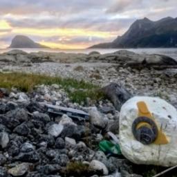 Мусор на норвежском берегу. Фото пресс-службы Директората рыболовства страны