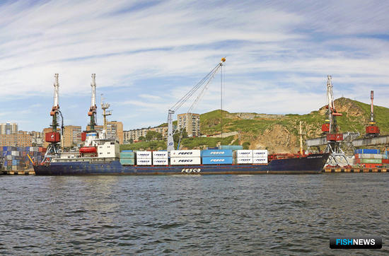 Участие в транспортной группе FESCO позволяет «Дальрефтрансу» осуществлять доставку контейнеров в каботаже и экспортно-импортные перевозки. Фото предоставлено компанией «Дальрефтранс»
