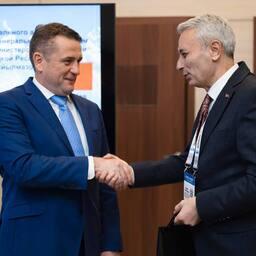 Вопросы развития отношениий с Турцией в рыбной отрасли обсудили глава Росрыболовства Илья ШЕСТАКОВ и генеральный директор рыболовства и аквакультуры национального Министерства сельского и лесного хозяйства Тургай ТЮРКЙЫЛМАЗ. Фото пресс-службы ФАР