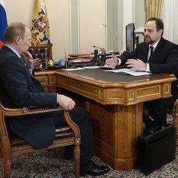 Президент РФ Владимир Путин и министр природных ресурсов Сергей Донской