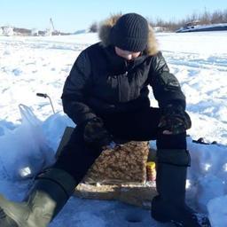 Участник соревнования по подледной рыбалке в Томпонском районе. Фото пресс-службы министерства экологии, природопользования и лесного хозяйства Республики Саха (Якутия)