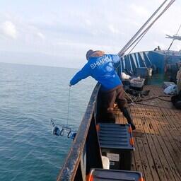В экспедиции также измеряли гидрологические характеристики морской среды. Фото пресс-службы ВНИРО