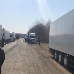 Пограничный переход «Краскино - Хуньчунь» печально известен очередями из грузовых машин. Фото сделано 13 апреля