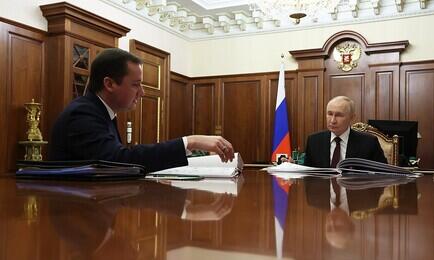 Губернатор Архангельской области Александр ЦЫБУЛЬСКИЙ на встрече с Владимиром ПУТИНЫМ поднял опросы поддержки отечественных экспортеров. Фото пресс-службы главы государства