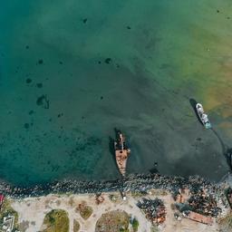 Нагаевскую бухту продолжают расчищать от затонувших судов. Фото пресс-службы правительства Магаданской области