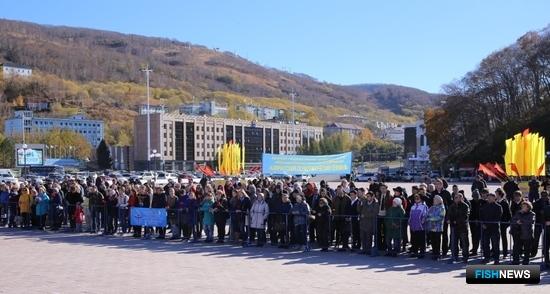 В Петропавловске-Камчатском прошел митинг, посвященный памяти погибших моряков и рыбаков. Фото пресс-службы правительства края