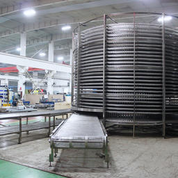 Сборка спиральных морозильных аппаратов в цеху завода Moon Tech