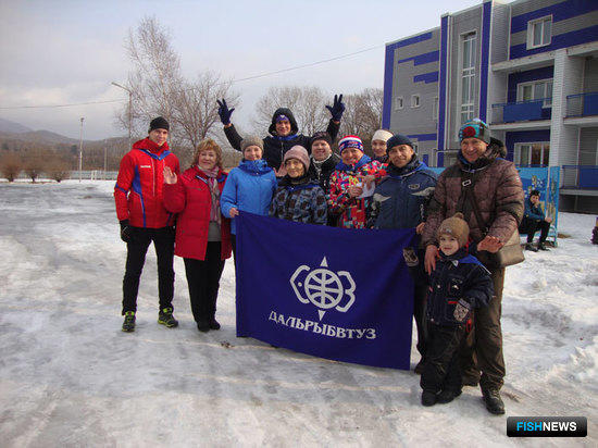 Спортивная делегация Дальрыбвтуза во главе с Еленой ДЫМОВОЙ и подрастающим поколением готовы к лыжным стартам
