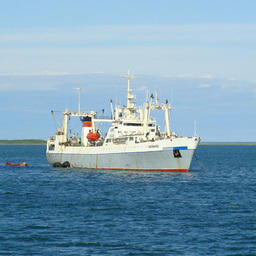 Рыбопромысловое судно на Дальнем Востоке