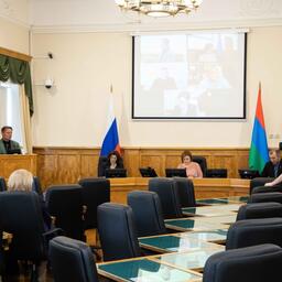 Вопросы аквакультуры Карелии рассмотрели на заседании комитета по агропромышленной политике, природопользованию и экологии. Фото пресс-службы заксобрания республики