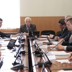 Заседание комитета по природопользованию, экологии, рыбохозяйственному и агропромышленному комплексу Мурманской областной думы. Фото регионального парламента