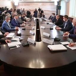 Премьер-министр Михаил МИШУСТИН провел встречу с инвесторами Арктической зоны. Фото пресс-службы правительства РФ