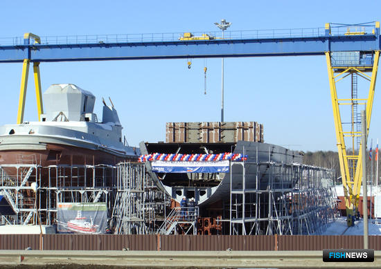 Закладка краболовного судна для дальневосточной компании «Антей» на ленинградском судостроительном заводе «Пелла».