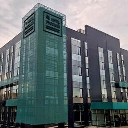 Новый объект площадью 7,6 тыс. кв. м стал первым объектом инновационного комплекса инновационного научно-технологического центра «Русский». Фото пресс-службы полпредства президента в ДФО