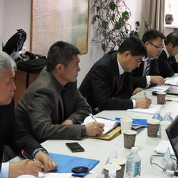 Китайская делегация на заседании рабочей комиссии по управлению рыбным промыслом в пограничных водах рек Амур и Уссури. Фото Амурского ТУ Росрыболовства