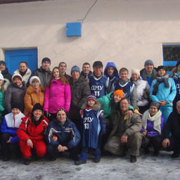 Участники «Рыбацкой лыжни-2015» – фотография на память