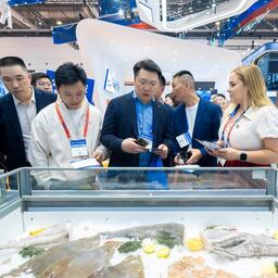 Китайскому ритейлу презентовали российские рыбу и морепродукты. Фото пресс-службы ESG