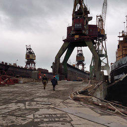 Находкинский судоремонтный завод примет участие в строительстве флота для добычи краба