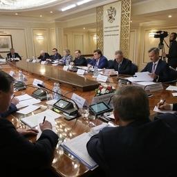 Премьер-министр Дмитрий МЕДВЕДЕВ провел встречу с членами Совета палаты СФ. Фото пресс-службы правительства