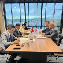 Заместитель директора департамента рыболовства и рыбнадзора Министерства сельского хозяйства и окружающей среды Вьетнама НЮ Ван Кан встретился с замглавы Росрыболовства Андреем ЯКОВЛЕВЫМ. Фото пресс-службы федерального агентства