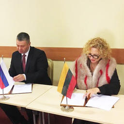 По итогам заседания комиссии по рыбному хозяйству Россия и Литва подписали протокол. Фото пресс-службы Росрыболовства
