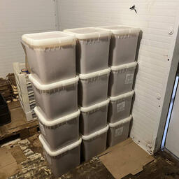 Свыше 350 кг щучьей икры было упаковано в пластиковые контейнеры. Фото пресс-службы УМВД по Астраханской области