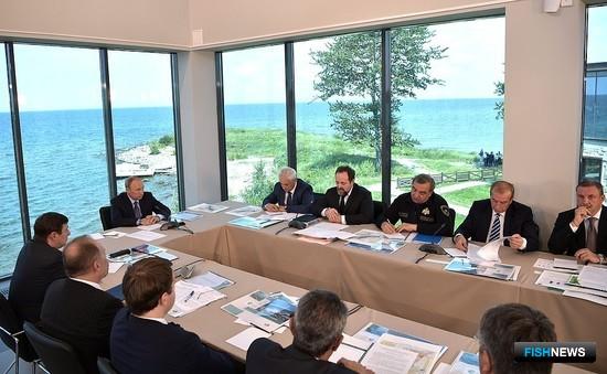 Глава государства Владимир ПУТИН провел в Танхое совещание по вопросам развития Байкальской природной территории. Фото пресс-службы президента