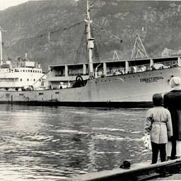 Советские морские исследователи приехали в Берген в феврале 1958 г. на научно-исследовательском корабле «Севастополь». Фото из архива газеты Bergens Tidende