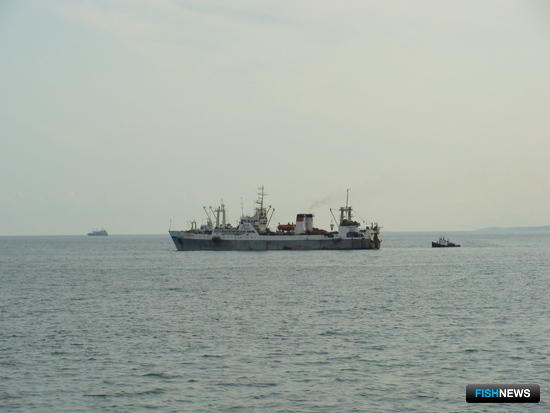Рыболовецкое судно на Дальнем Востоке