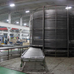 Сборка спиральных морозильных аппаратов в цеху завода Moon Tech