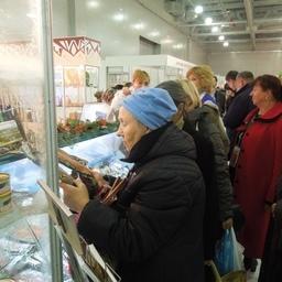 Уже в первый день работы выставки у стенда Камчатского края собралось большое количество посетителей. Фото пресс-службы правительства региона