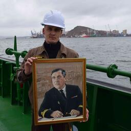 Интерьер судна украсит портрет Леонида МЕХЕДА, в честь которого и назван буксир