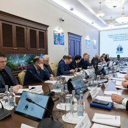 Законопроект о втором этапе инвестквот и аукционов рассмотрели на совместном собрании Российского союза работодателей-рыбопромышленников» (РСРР) и Центральный комитет Российского профсоюза работников рыбной отрасли (Росрыбпрофсоюз). Фото пресс-службы РСРР