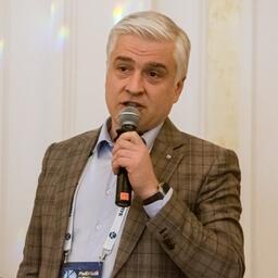 Генеральный директор компании «Дальрефтранс» Андрей ГРЕЧКИН на встрече Рыбного клуба