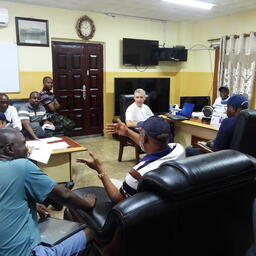 На борту российского научного судна специалисты согласовали программу совместных исследований. Фото пресс-службы АтлантНИРО