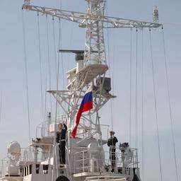 Подъем флага на новом пограничном сторожевом корабле. Владивосток, май, 2007 г.
